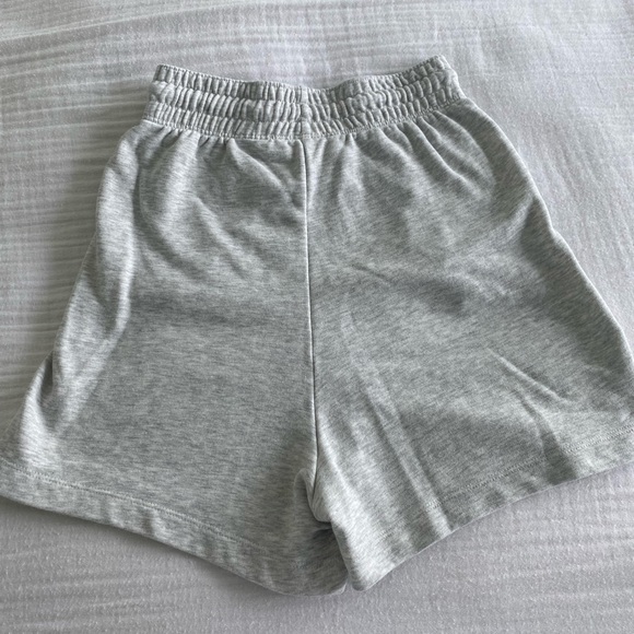 H&M Sweatshorts - Picture 4 of 4